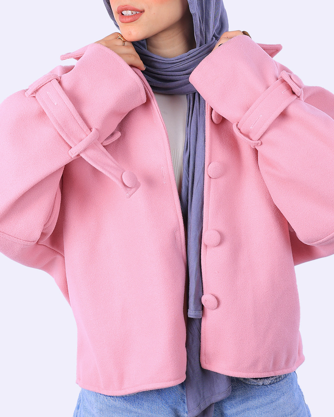 جاكيت جوخ قصير بأزرار