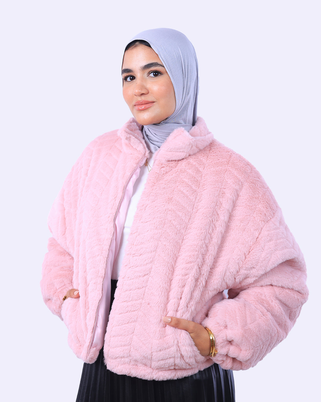 جاكيت فرو قصير بسوستة