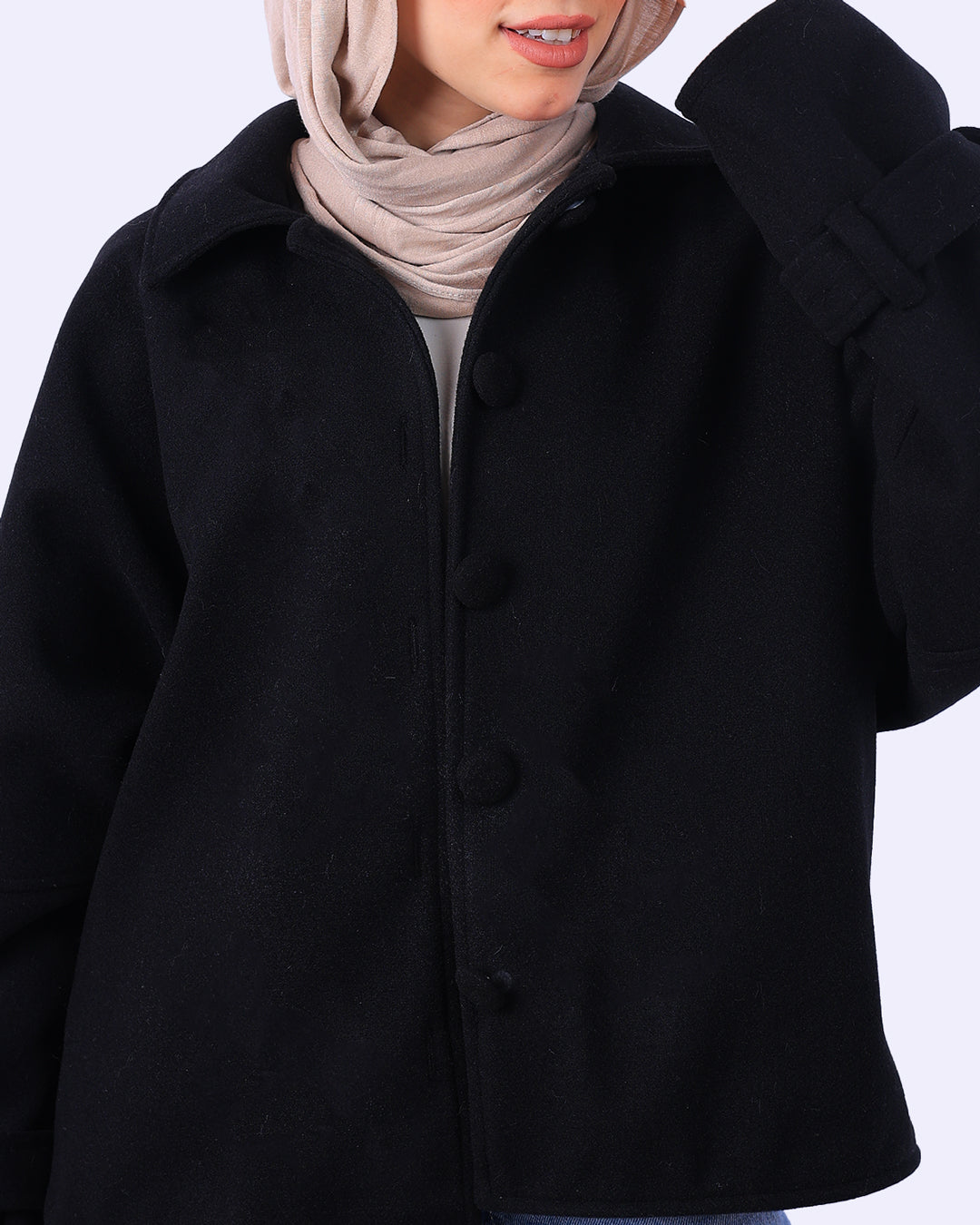 جاكيت جوخ قصير بأزرار