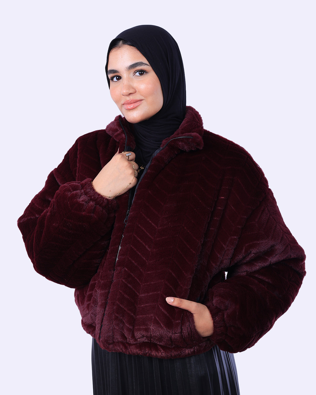 جاكيت فرو قصير بسوستة