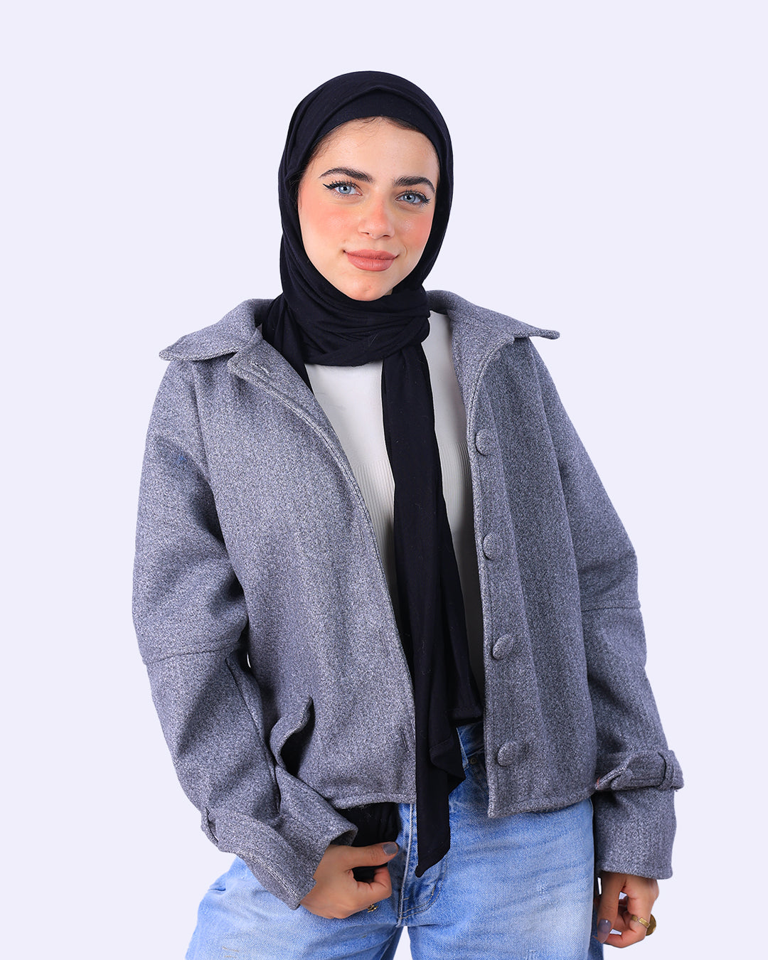 جاكيت جوخ قصير بأزرار