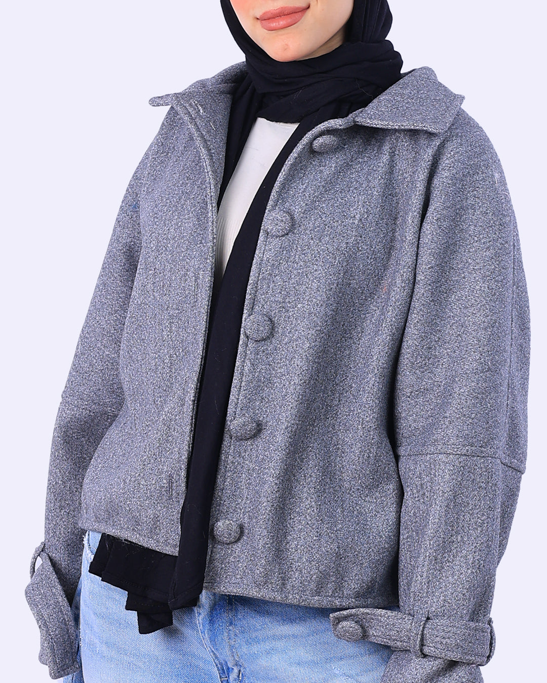 جاكيت جوخ قصير بأزرار