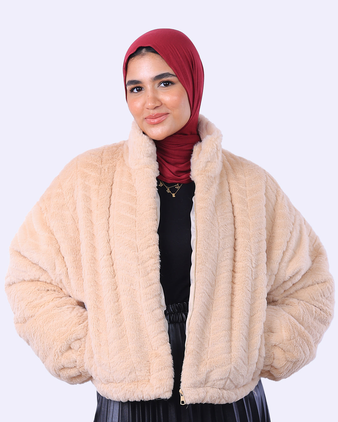 جاكيت فرو قصير بسوستة