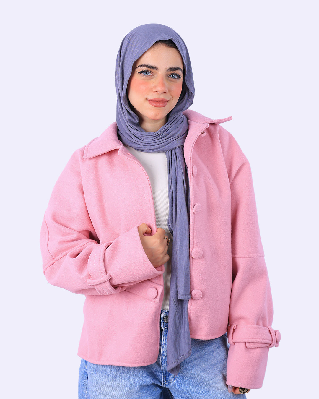 جاكيت جوخ قصير بأزرار