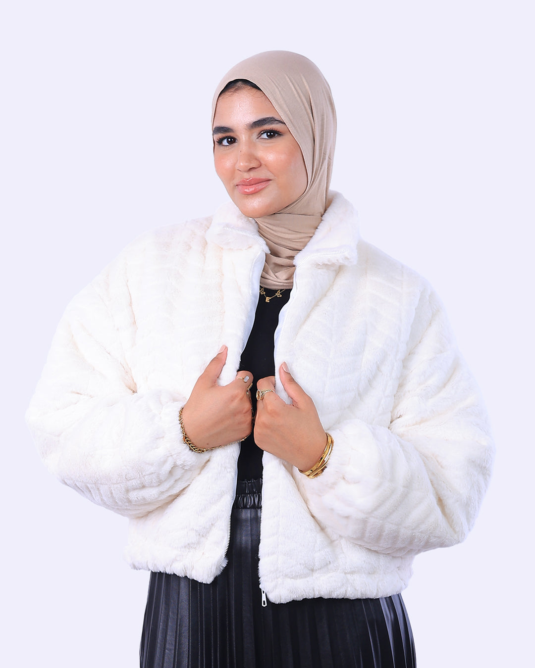 جاكيت فرو قصير بسوستة