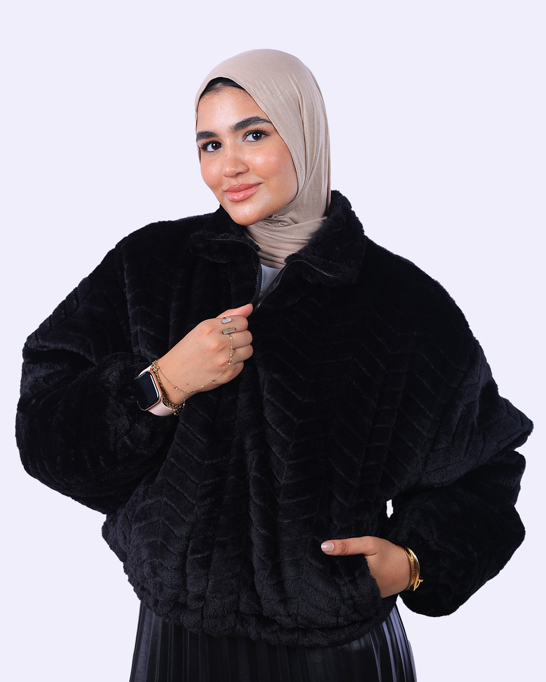 جاكيت فرو قصير بسوستة