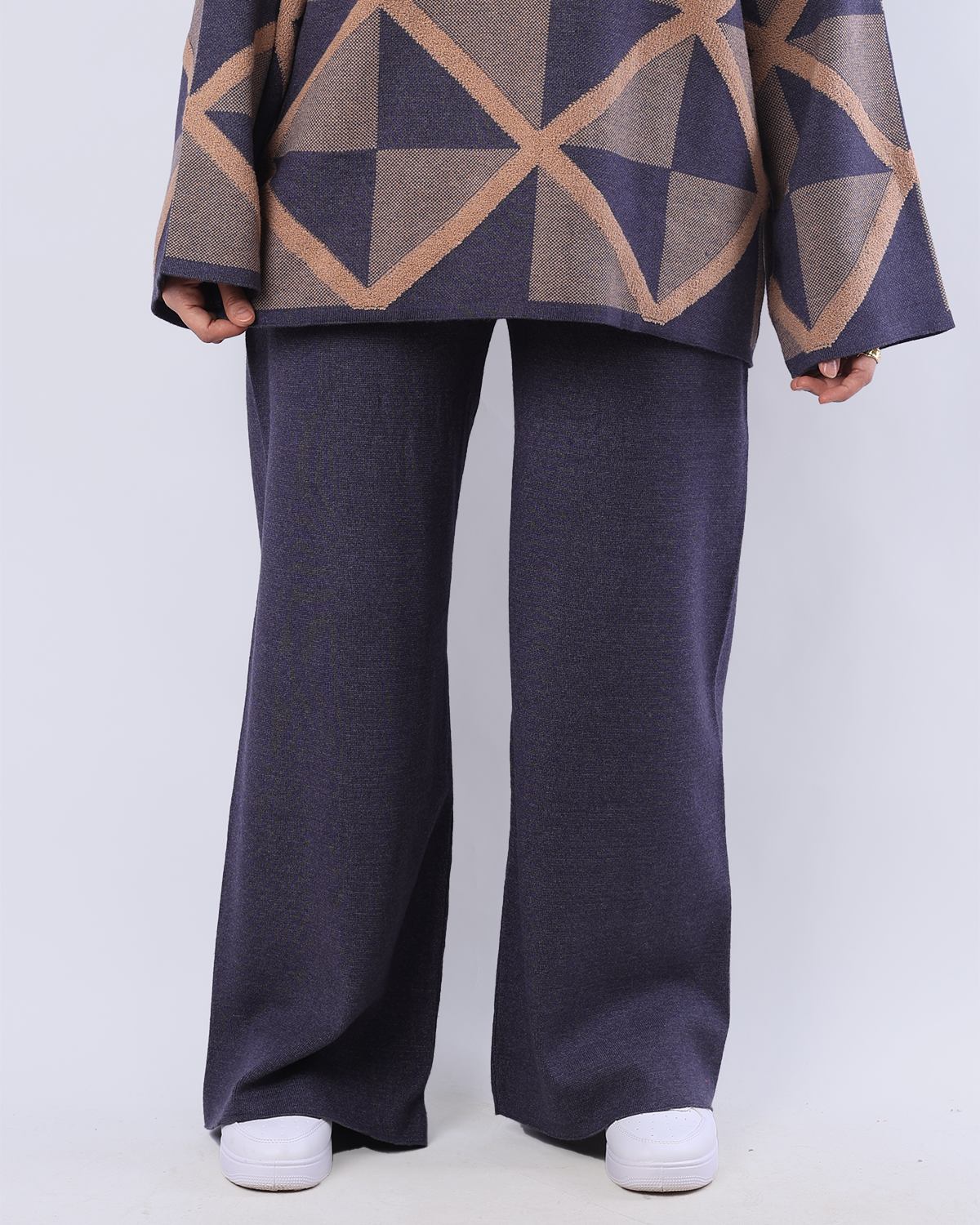 طقم صوف منقوش