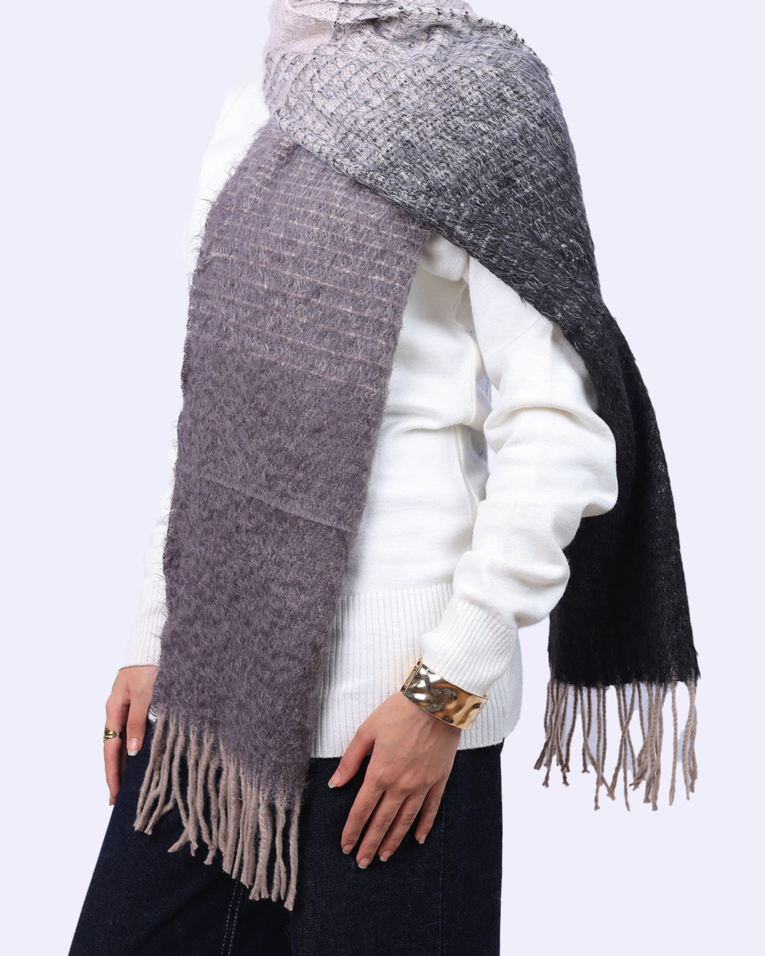 تفاصيل نسيج وبري كثيف وناعم لشال ستورم كوزي الشتوي - ويند"